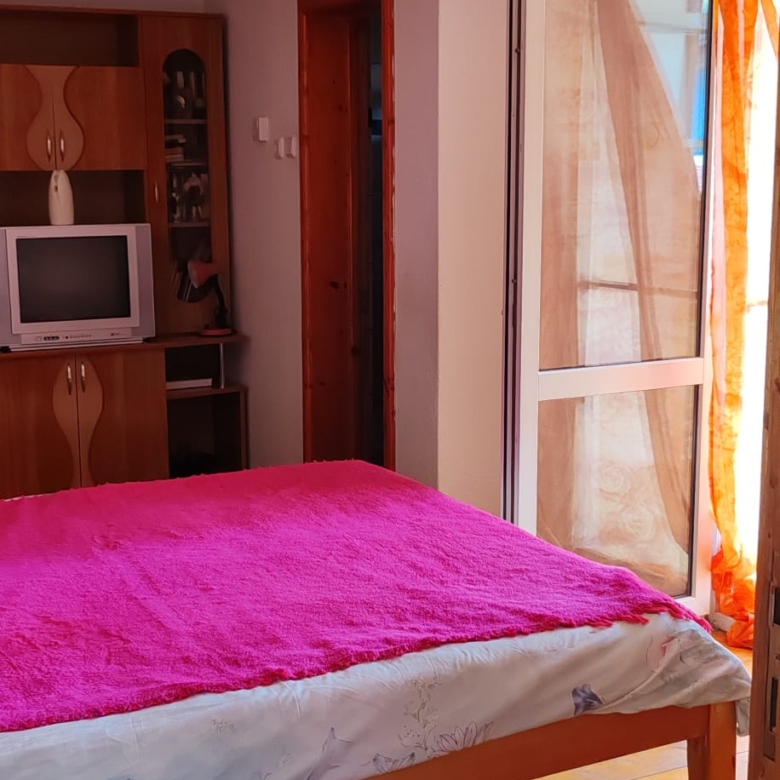 780
